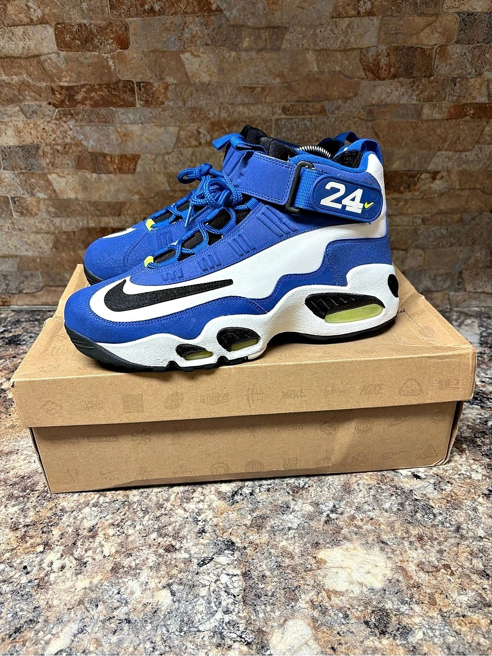 NIKE AIR GRIFFEY MAX 1 2009 Volt Varsity Royal Blue 354912-411 Size 8.5